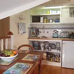 Water Bay Villa Bed & Breakfast