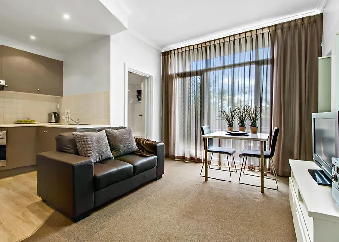 Adelaide Dress Circle Apartments - Ward Street