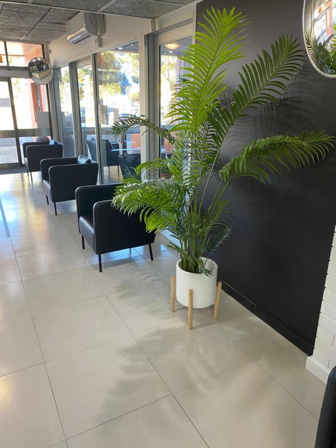 Airport Motel 3*