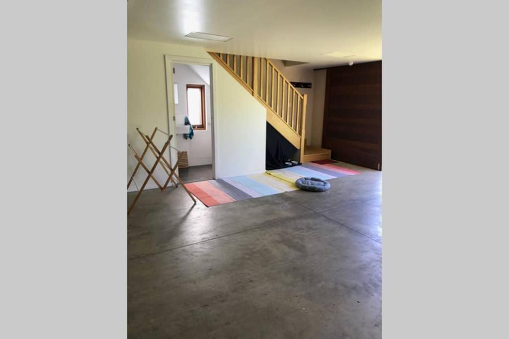 Close Cbd Large Private In St Peters *