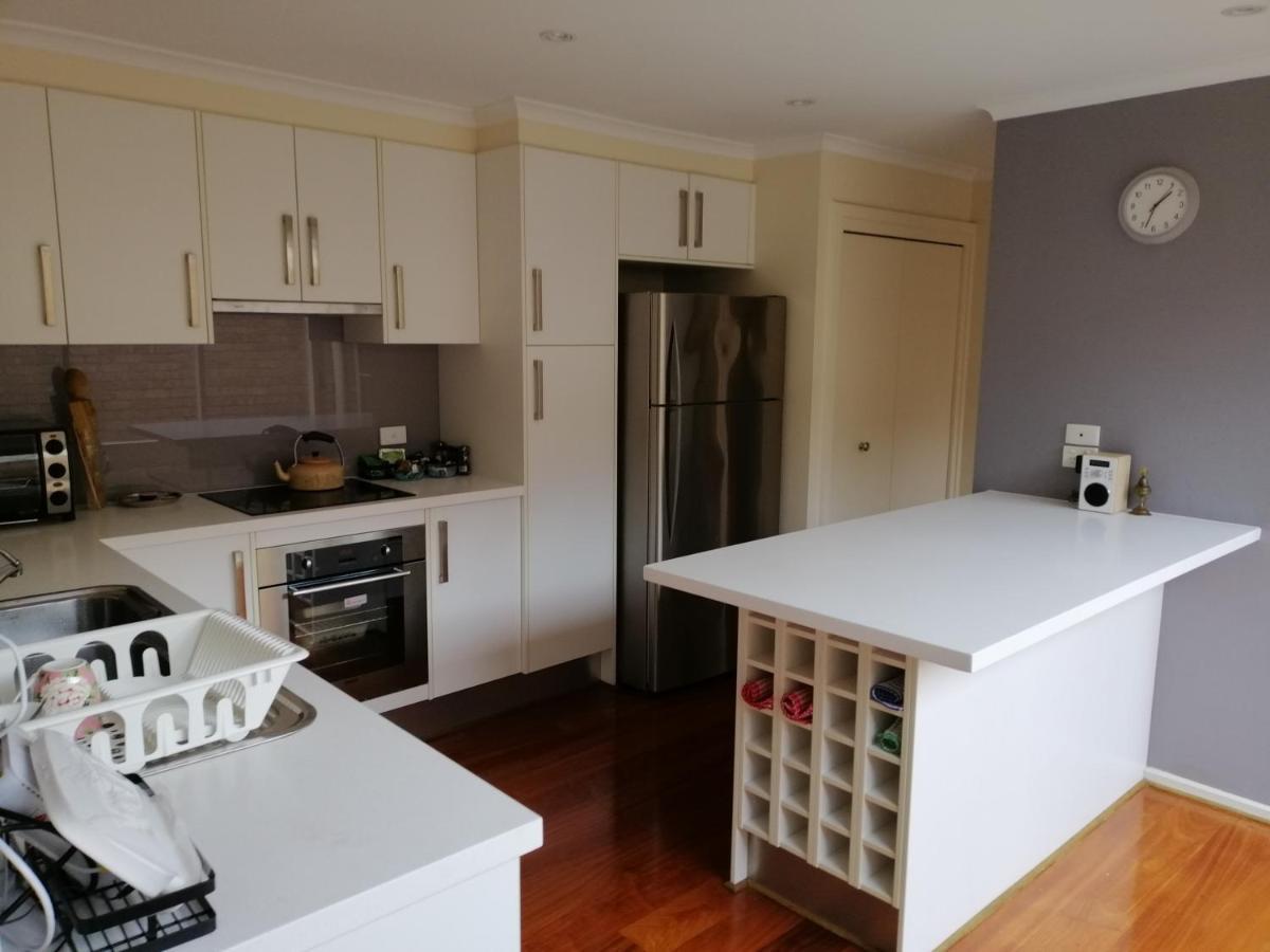 Adelaide Holiday Home * Adelaide
