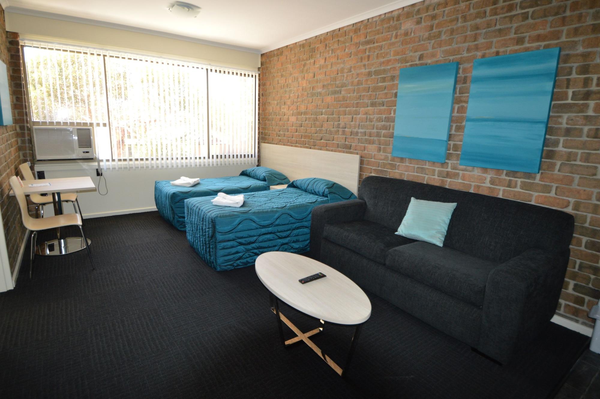 Motel Marion And 3*