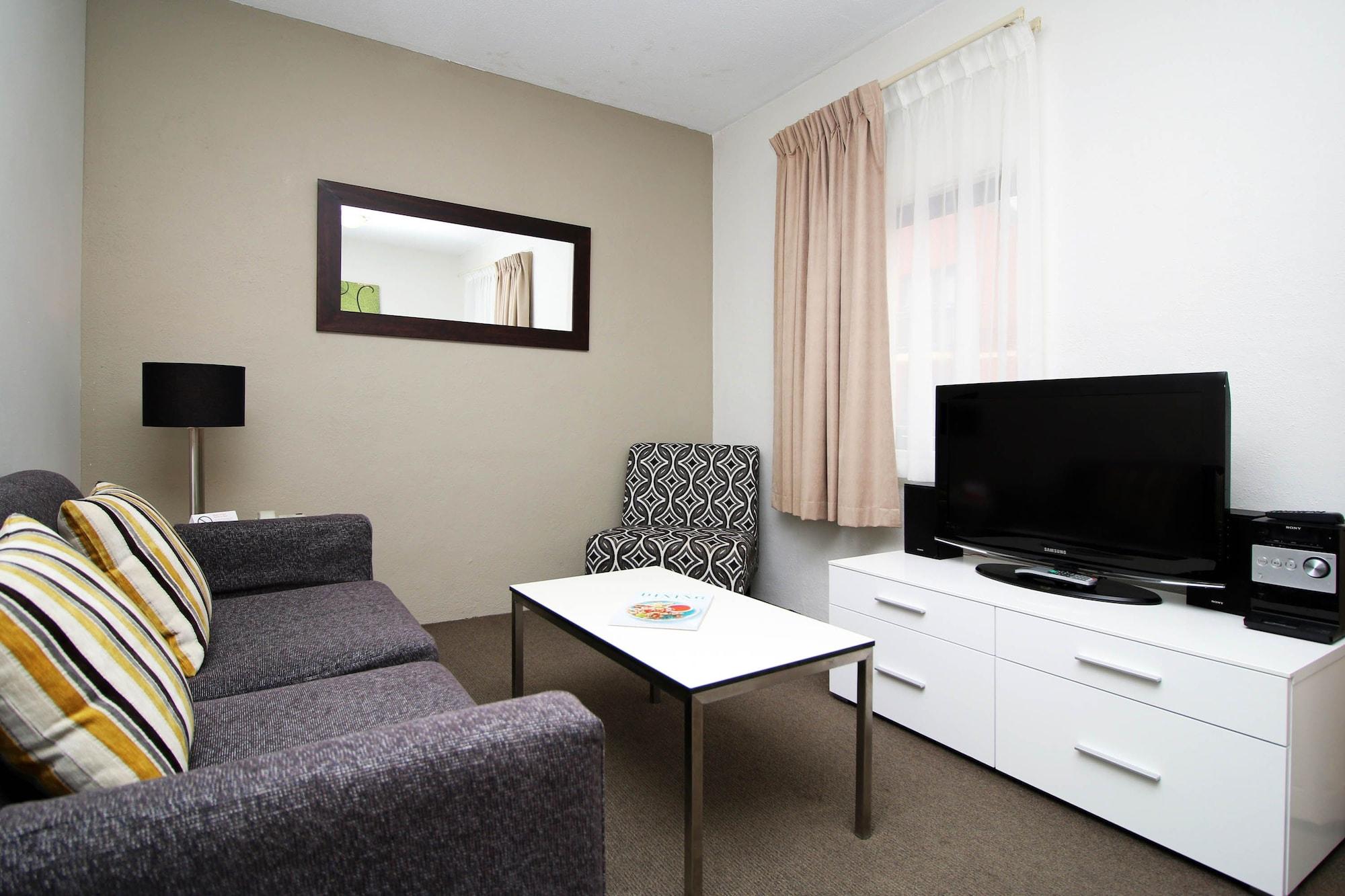 Aparthotel Breakfree 4*
