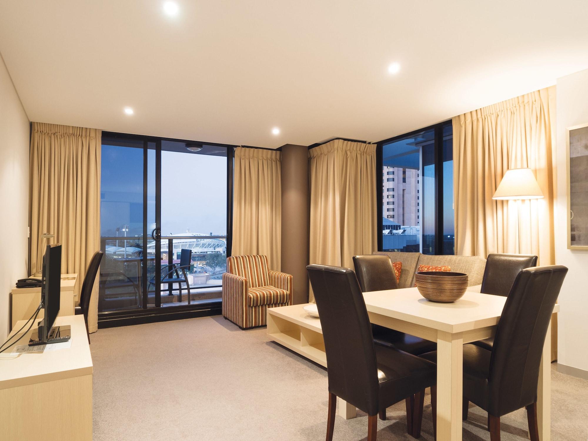 Oaks Horizons Aparthotel Adelaide