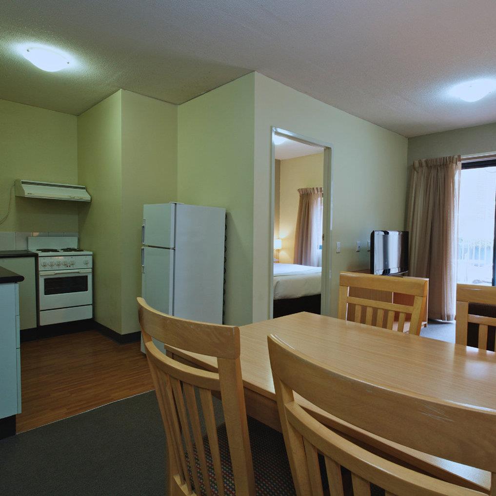 Breakfree Aparthotel 4*