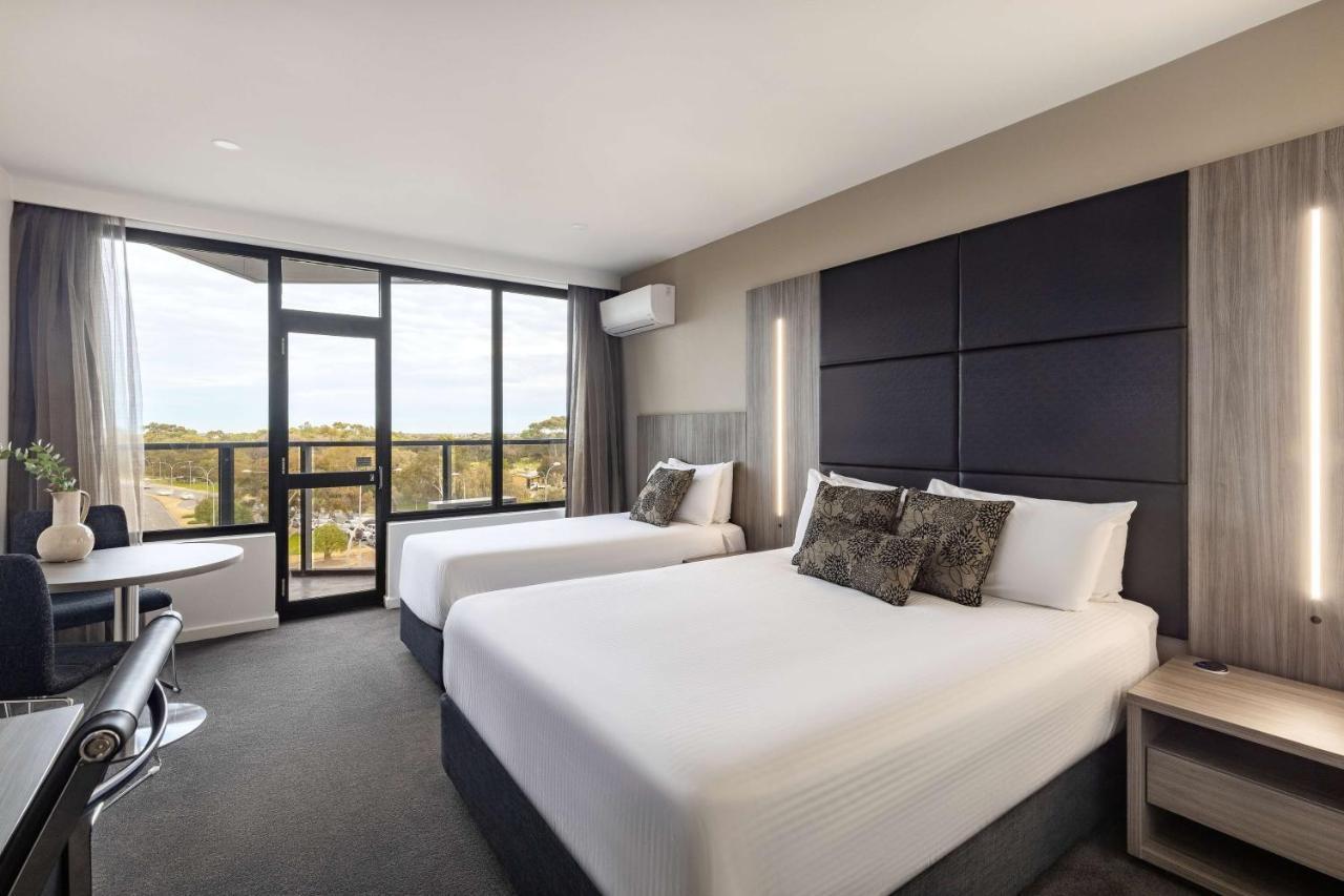 Hotel Rydges South Park 4*
