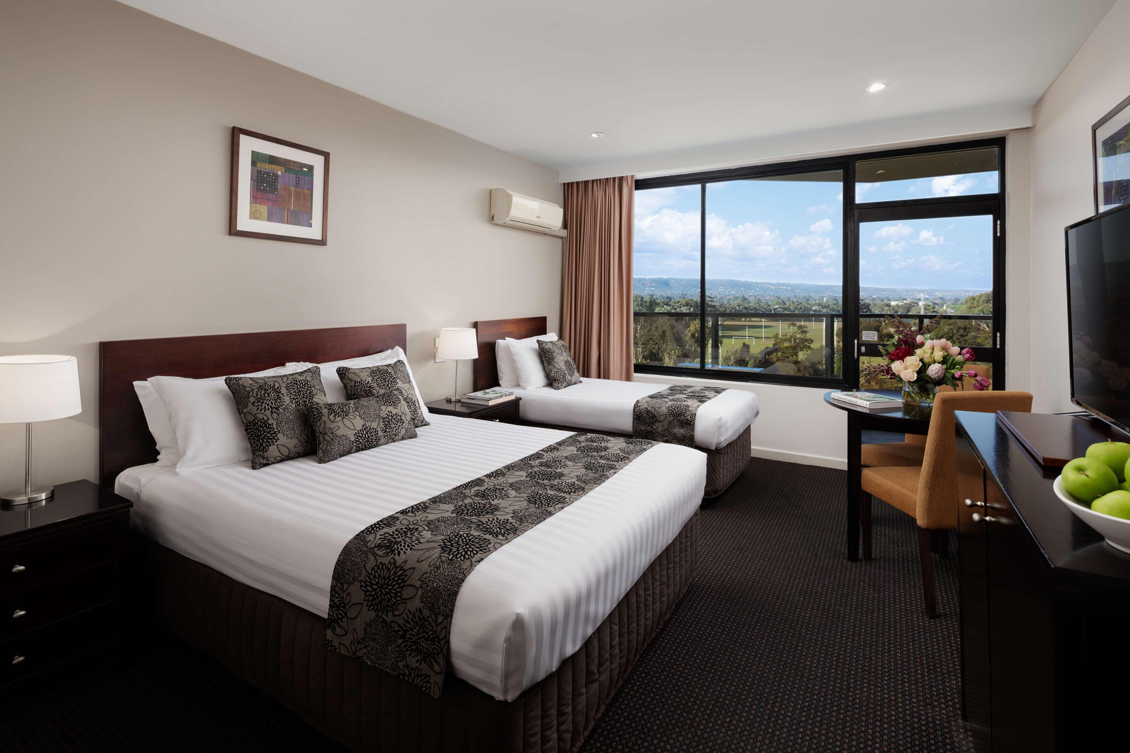 Hotel Rydges South Park 4*
