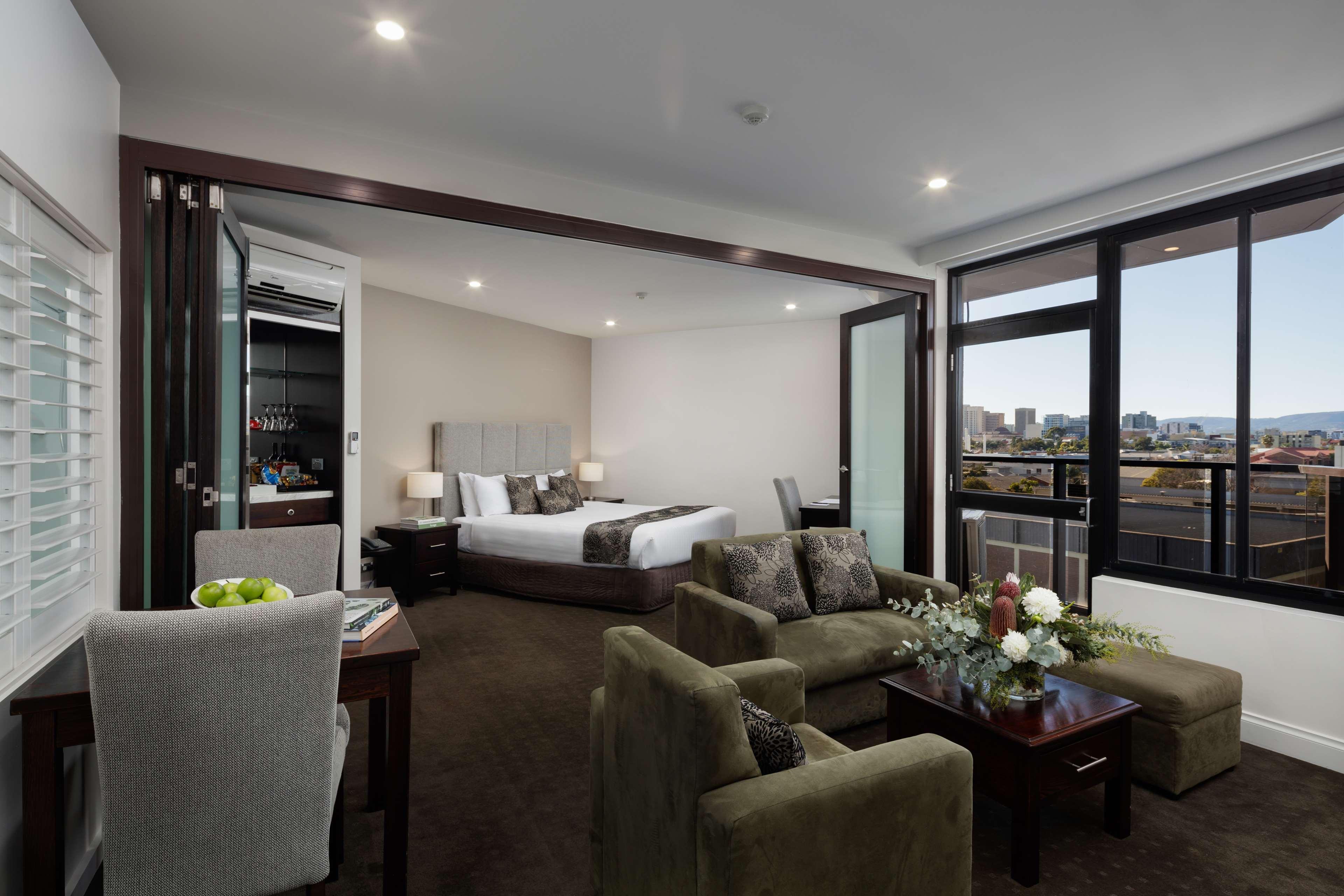 Rydges South Park 4*