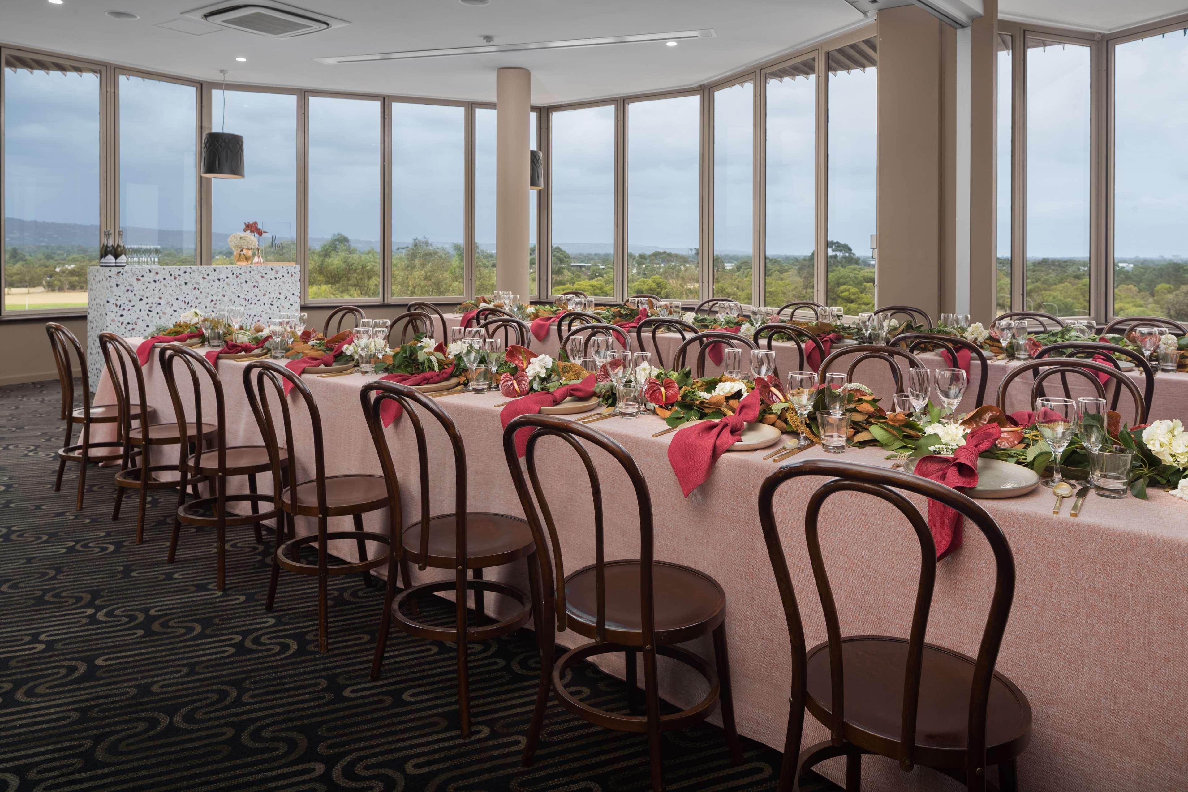 Hotel Rydges South Park 4*