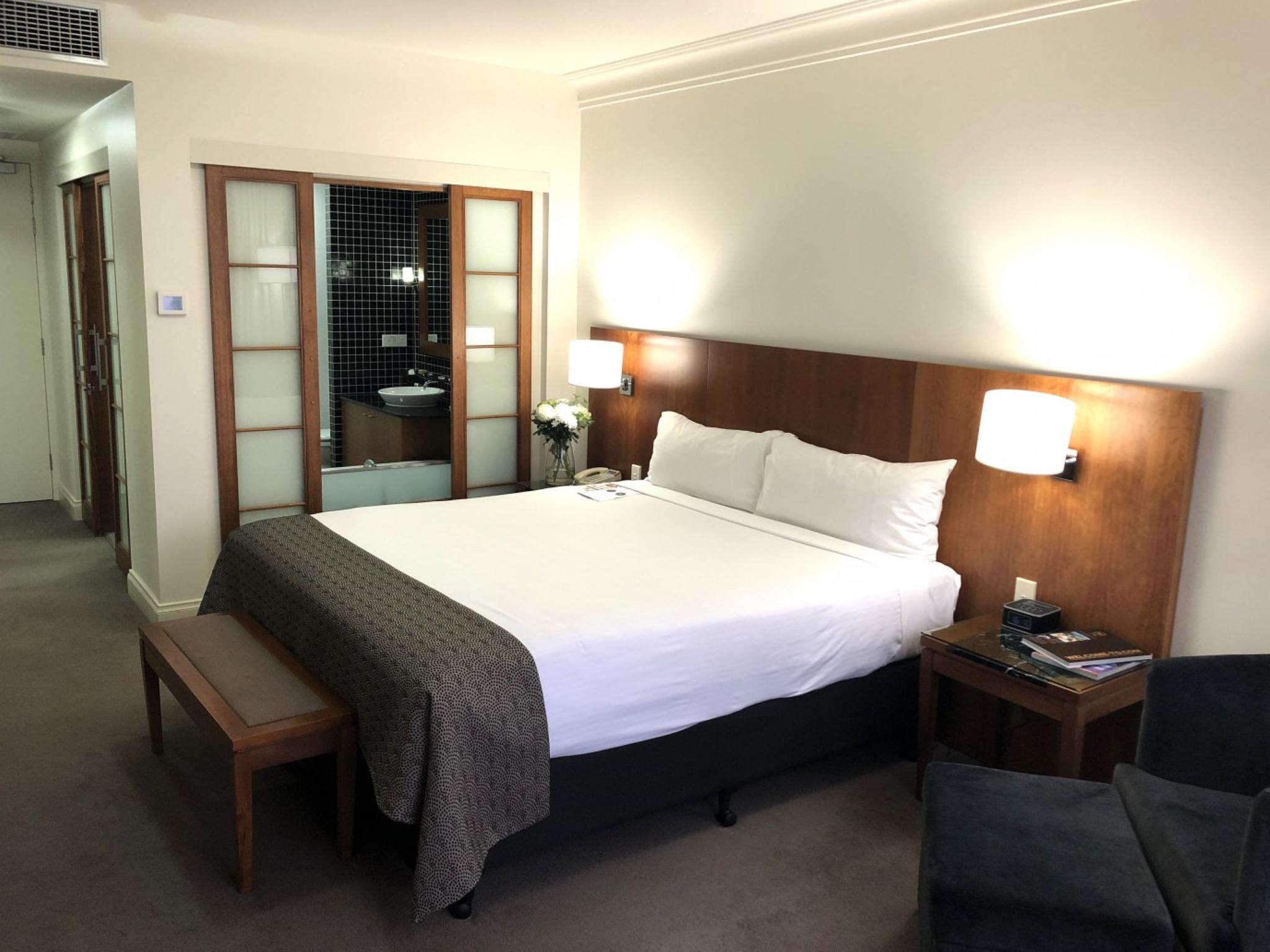 Majestic Roof Garden 4*