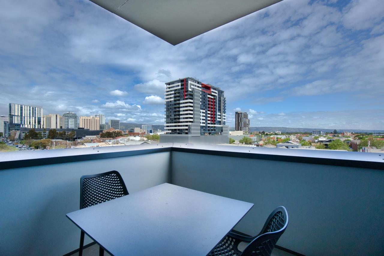 Stylish 1 Bedroom Cbd Apt-pool-gym-sauna-steam Apartment Adelaide