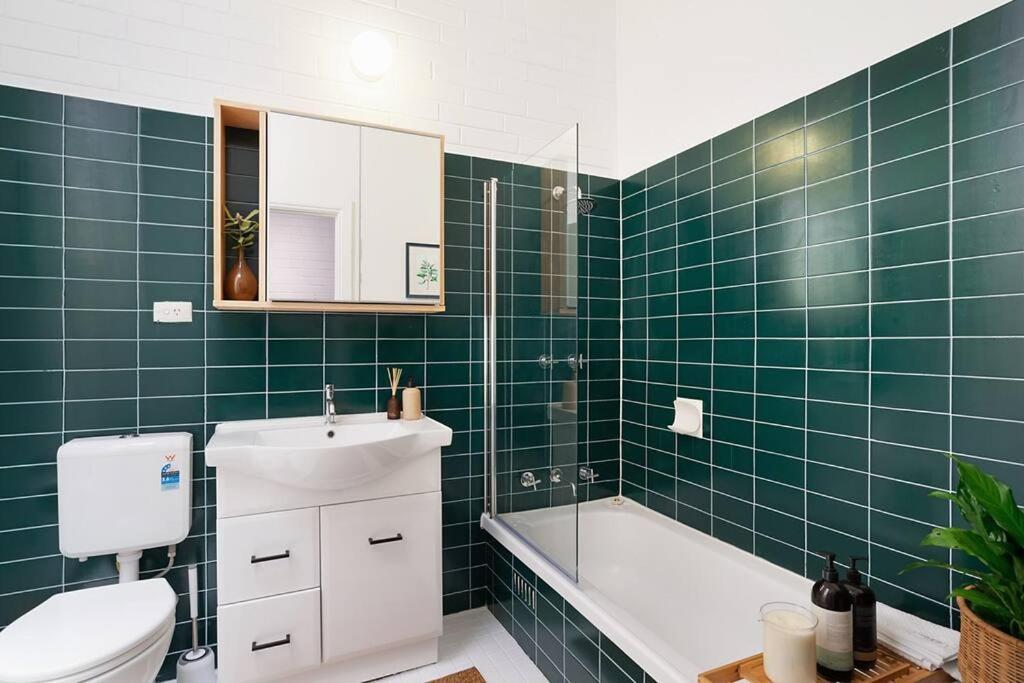 Apartment Stylish, Comfortable And Pet Friendly Home In The Heart Of Kensington Adelaide