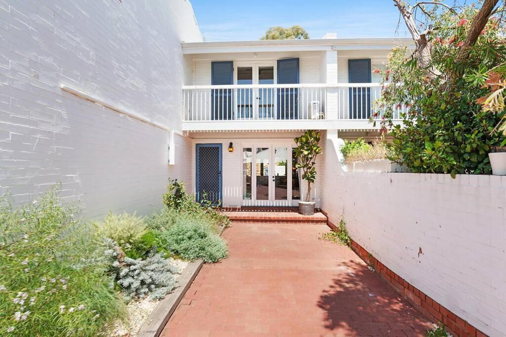 Apartment Stylish, Comfortable And Pet Friendly Home In The Heart Of Kensington Adelaide