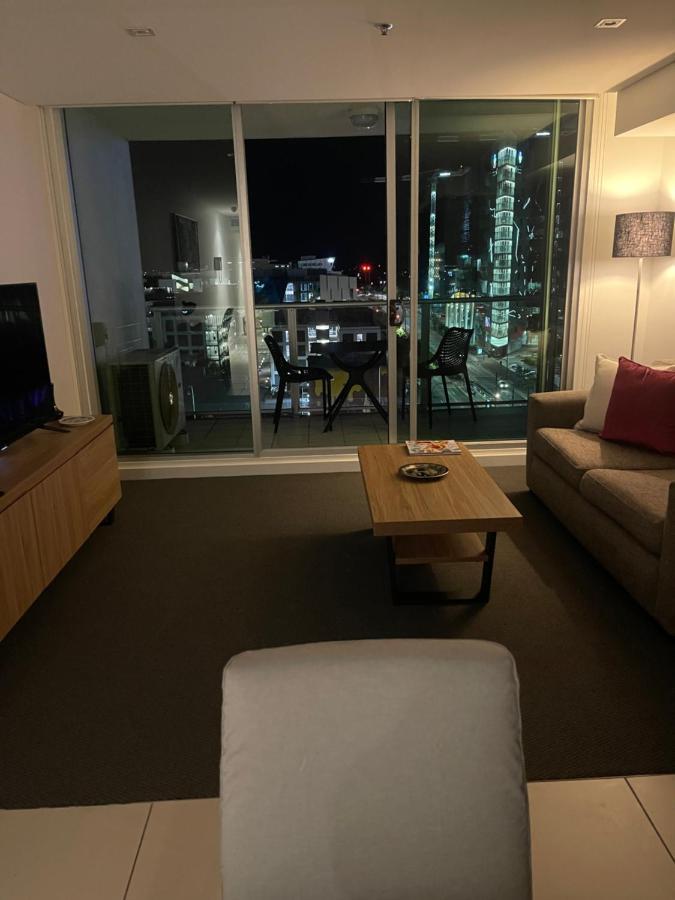 Embassy 914 Apartment