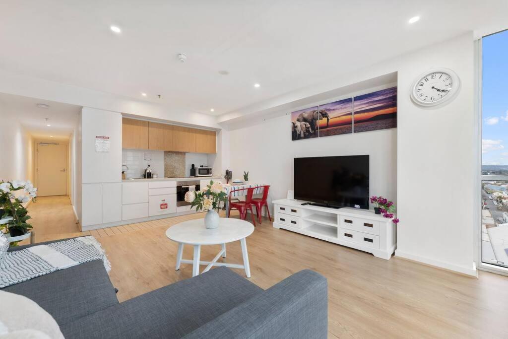 Apartment 1br Cbd Apt - Pool-spa-free Carpark *