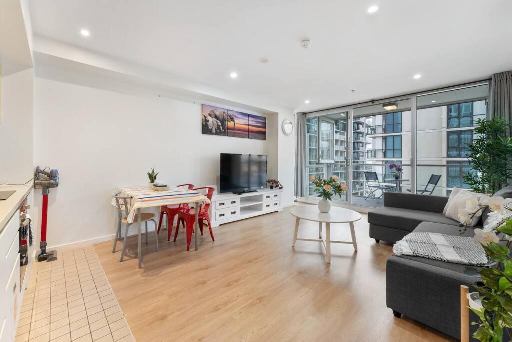 Apartment 1br Cbd Apt - Pool-spa-free Carpark