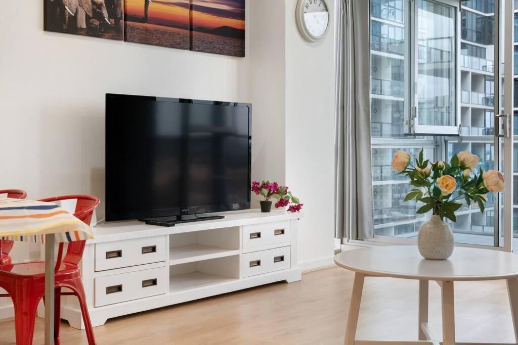 Apartment 1br Cbd Apt - Pool-spa-free Carpark *