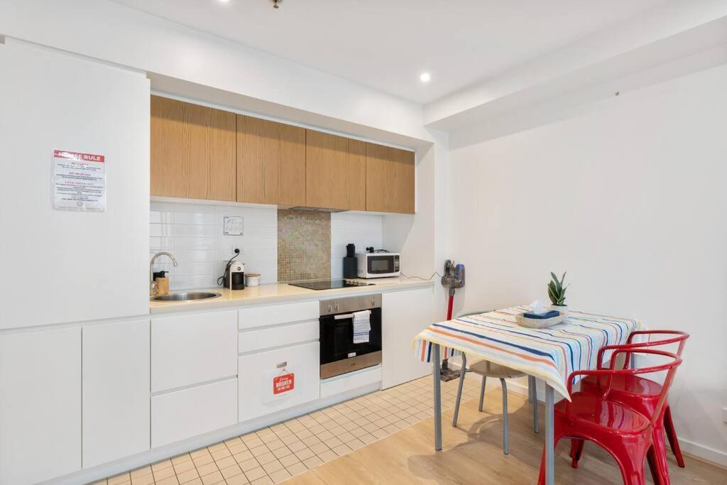 Apartment 1br Cbd Apt - Pool-spa-free Carpark *