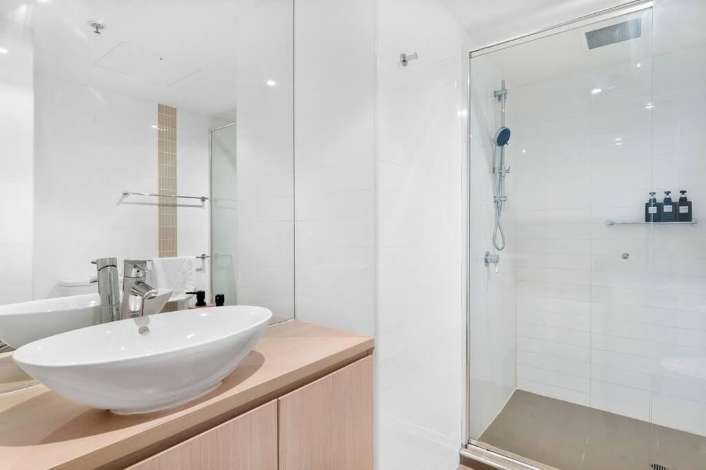 Apartment 1br Cbd Apt - Pool-spa-free Carpark Adelaide