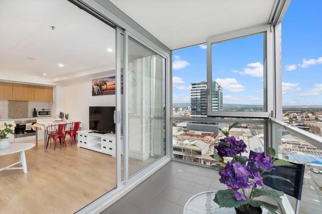 1br Cbd Apt - Pool-spa-free Carpark
