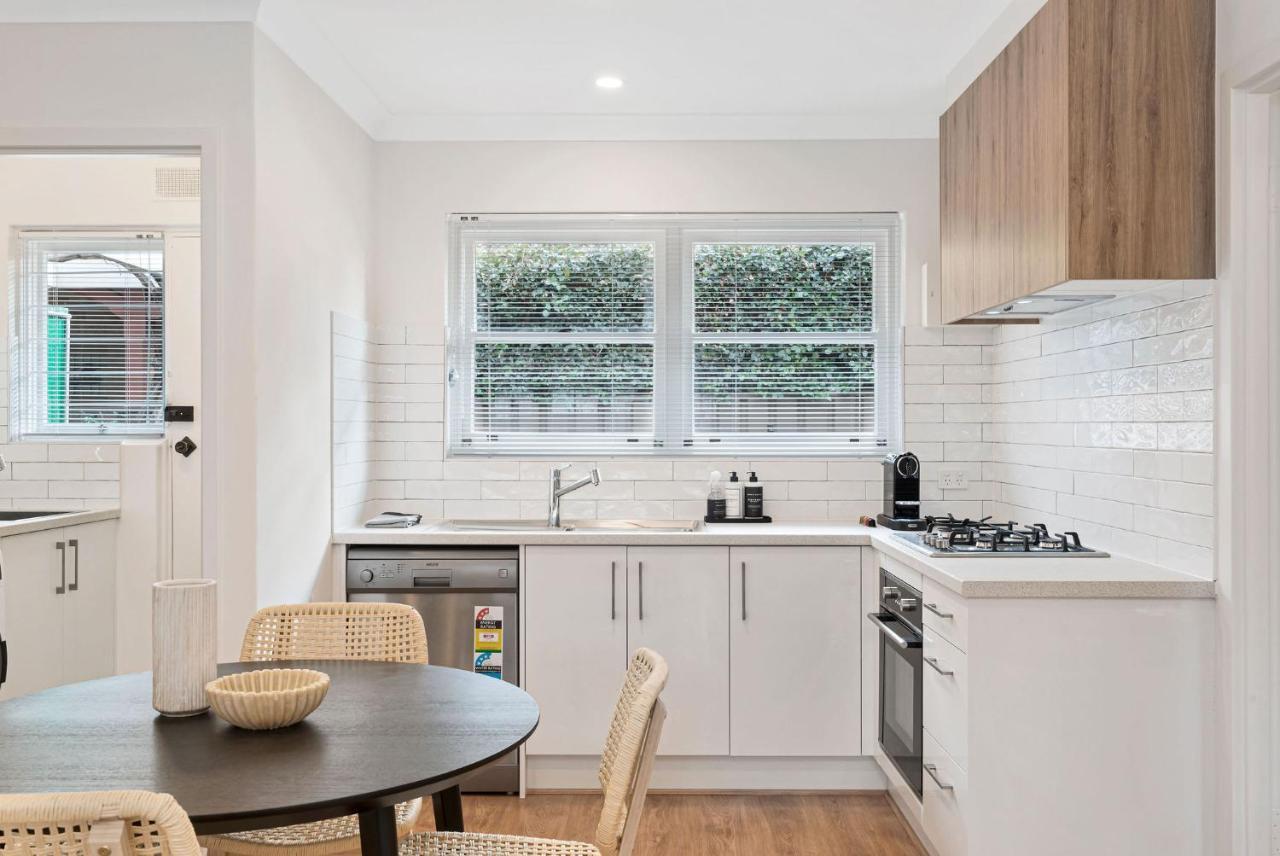 Prime Location 2 Bed Renovated In Royston Park Holiday home