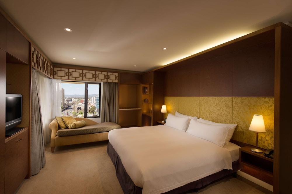 Hilton Hotel 5*