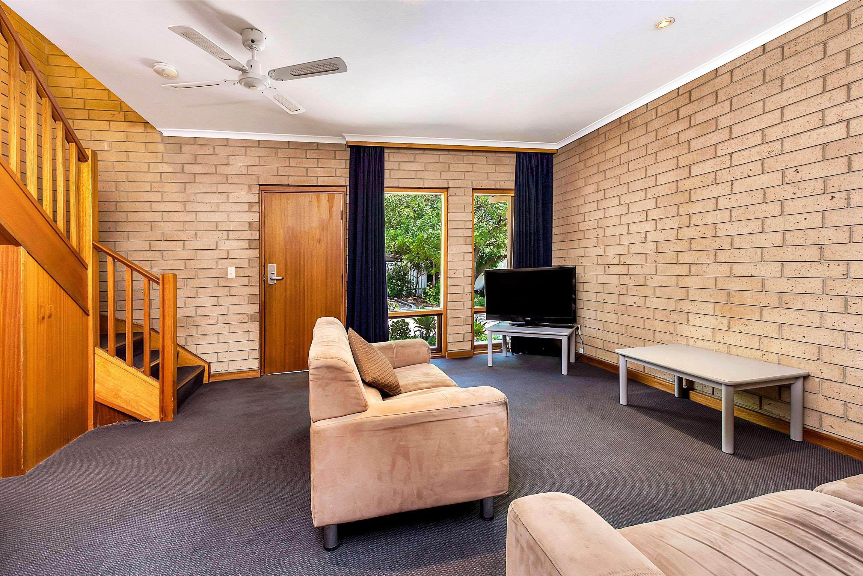 Comfort & Sombrero Hotel Adelaide