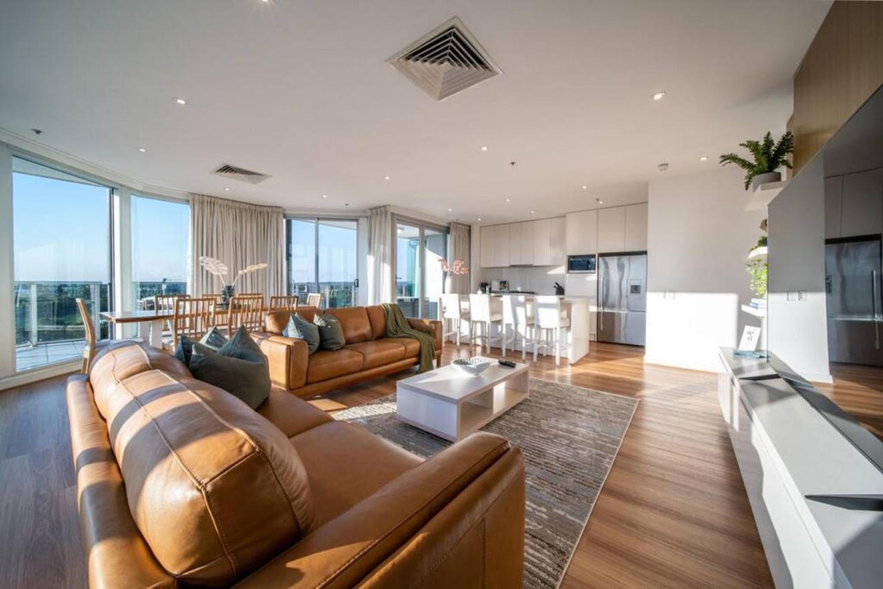 The Views Penthouse Apartment *