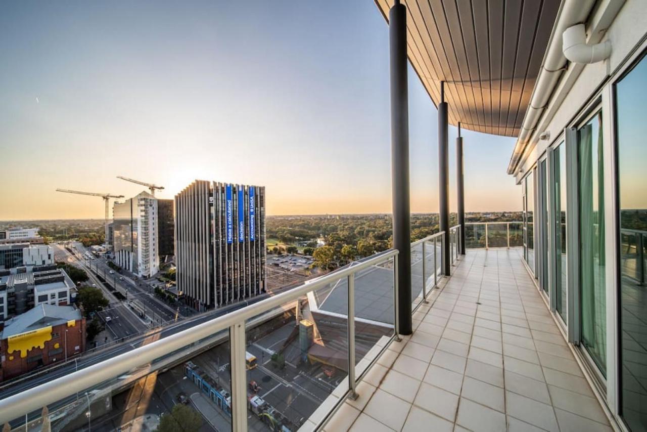 The Views Penthouse Apartment *