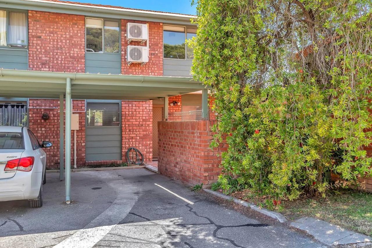 Apartment 'the Redstone' Experience Adelaide's Inner-east