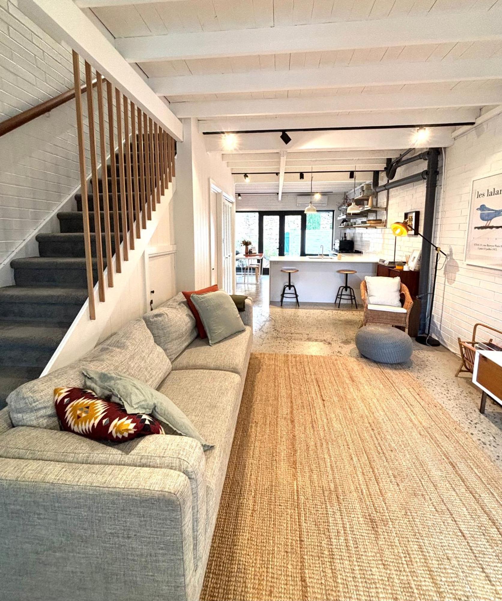 Stylish, Comfortable And Pet Friendly Home In The Heart Of Kensington Apartment *