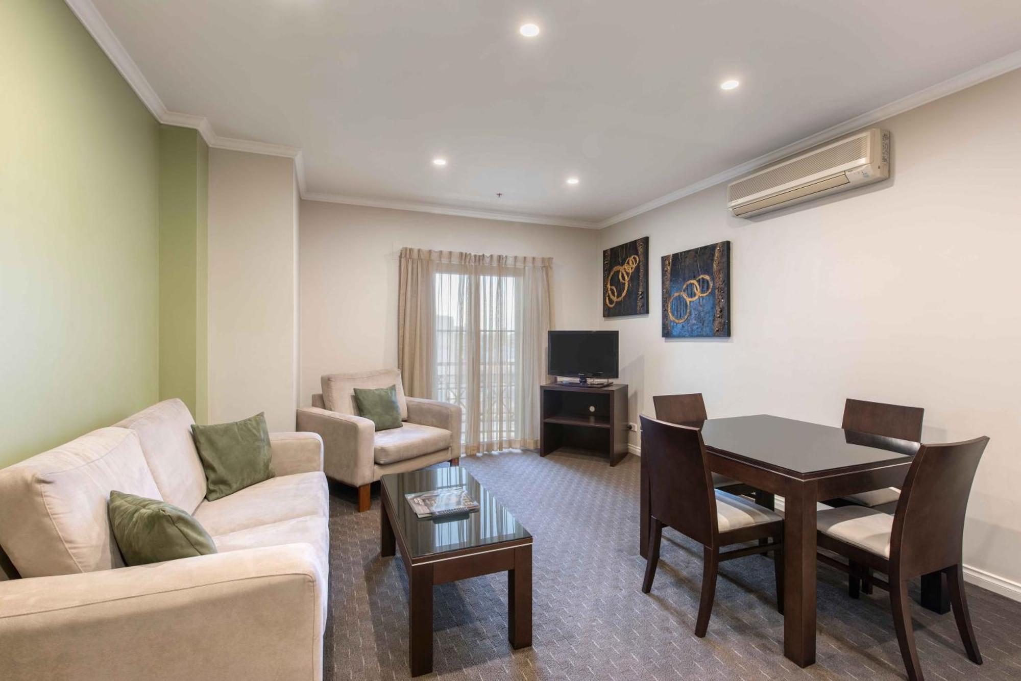Frome 4* Adelaide