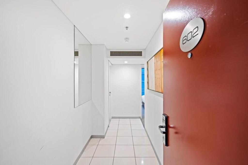 New Heights On North Terrace - 2br Cbd Views Pool