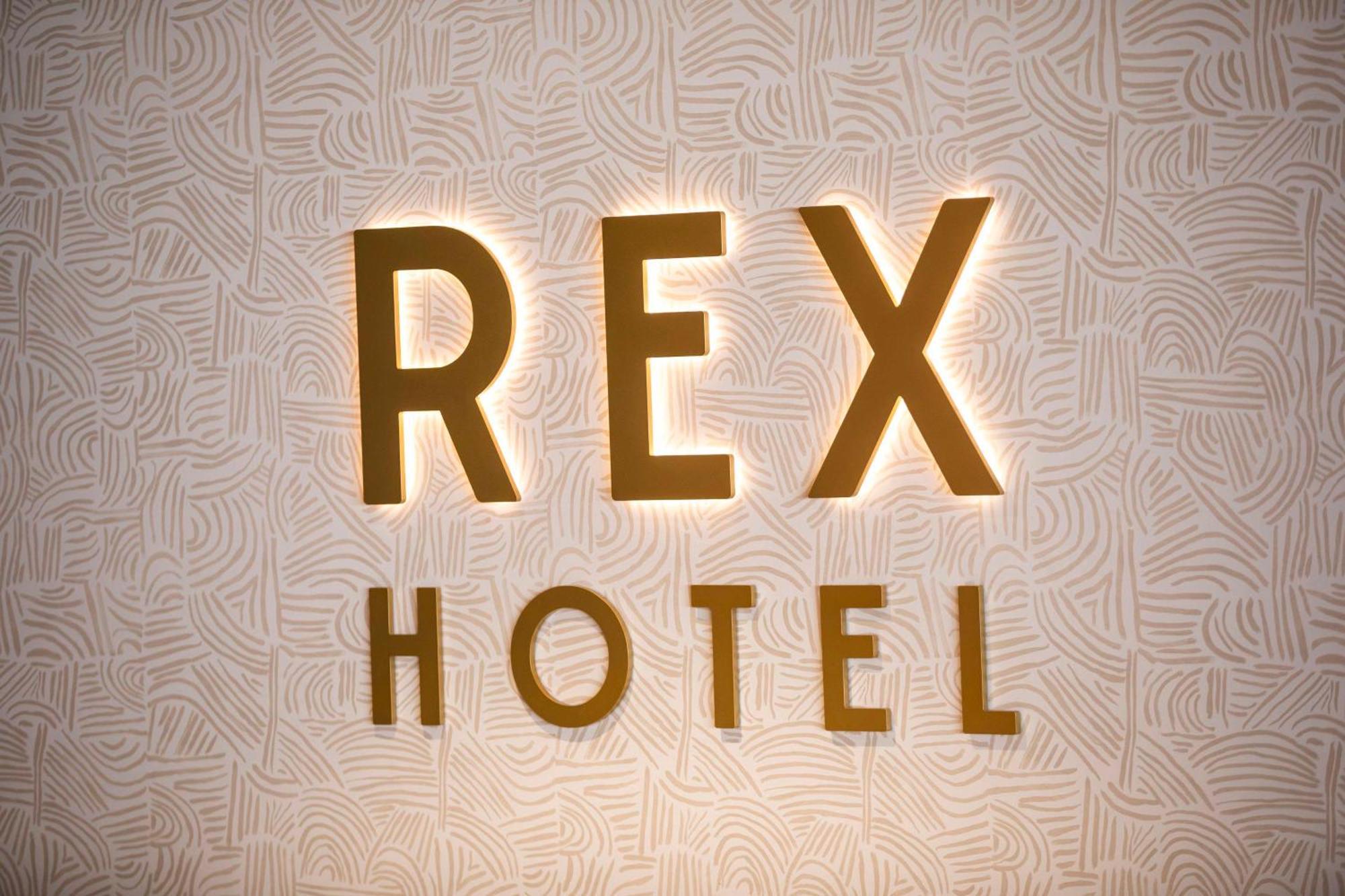 Nightcap At Rex Hotel 3*