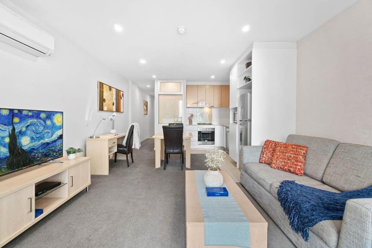 The Cbd Hidden Gem 1br & Walkable Haven Adelaide