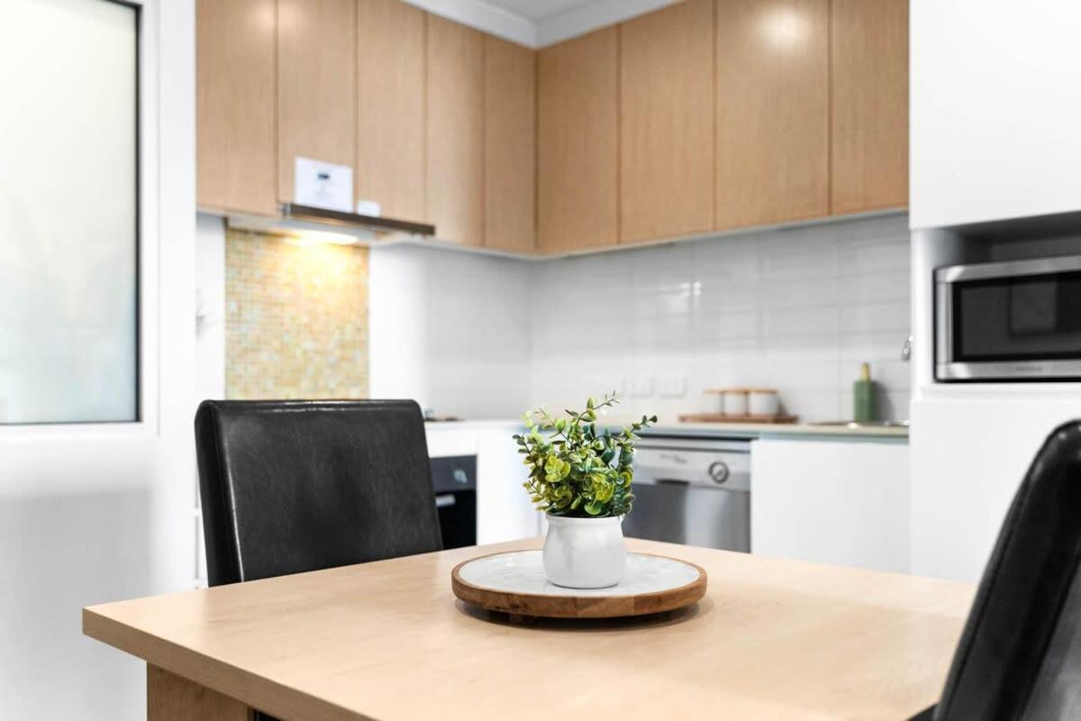 The Cbd Hidden Gem 1br & Walkable Haven