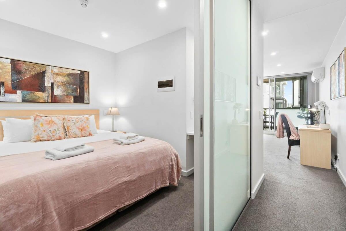 The Cbd Hidden Gem 1br & Walkable Haven *