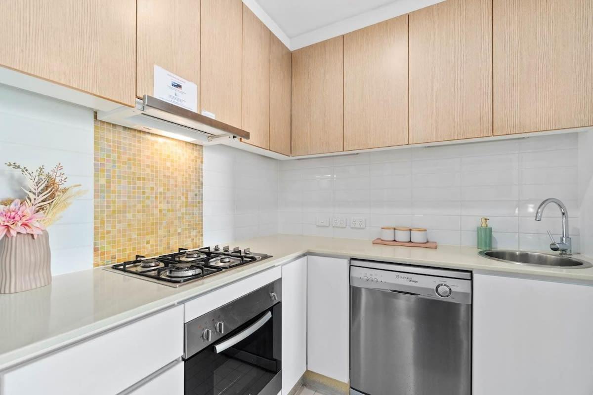 The Cbd Hidden Gem 1br & Walkable Haven