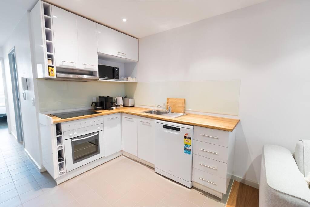 Central Getaway, On Rundle St Apartment *