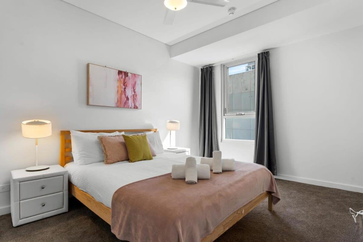 1br Cbd The Location Apartment