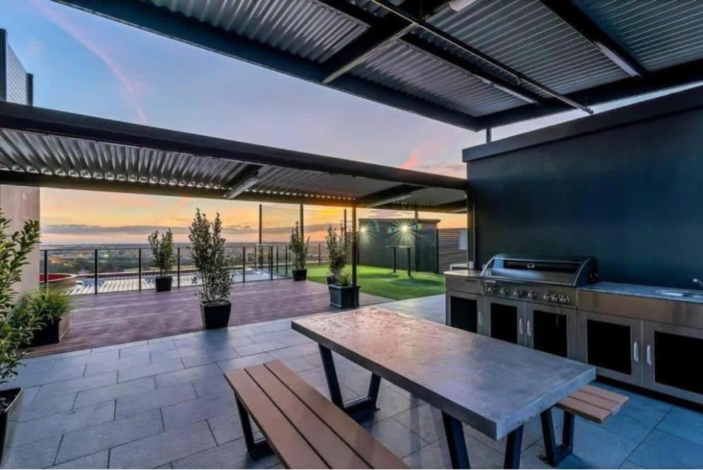 Comfy Place With Fabulous View Penthouse Level *