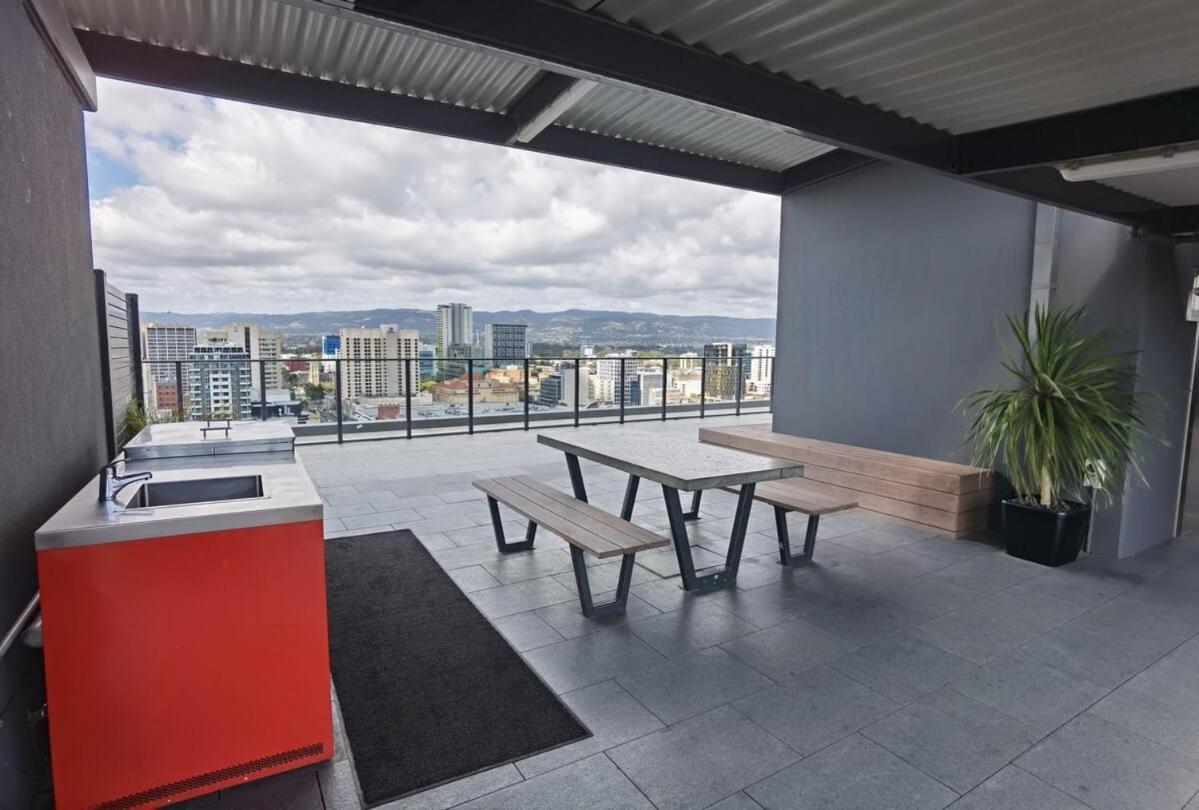 Comfy Place With Fabulous View Penthouse Level Adelaide