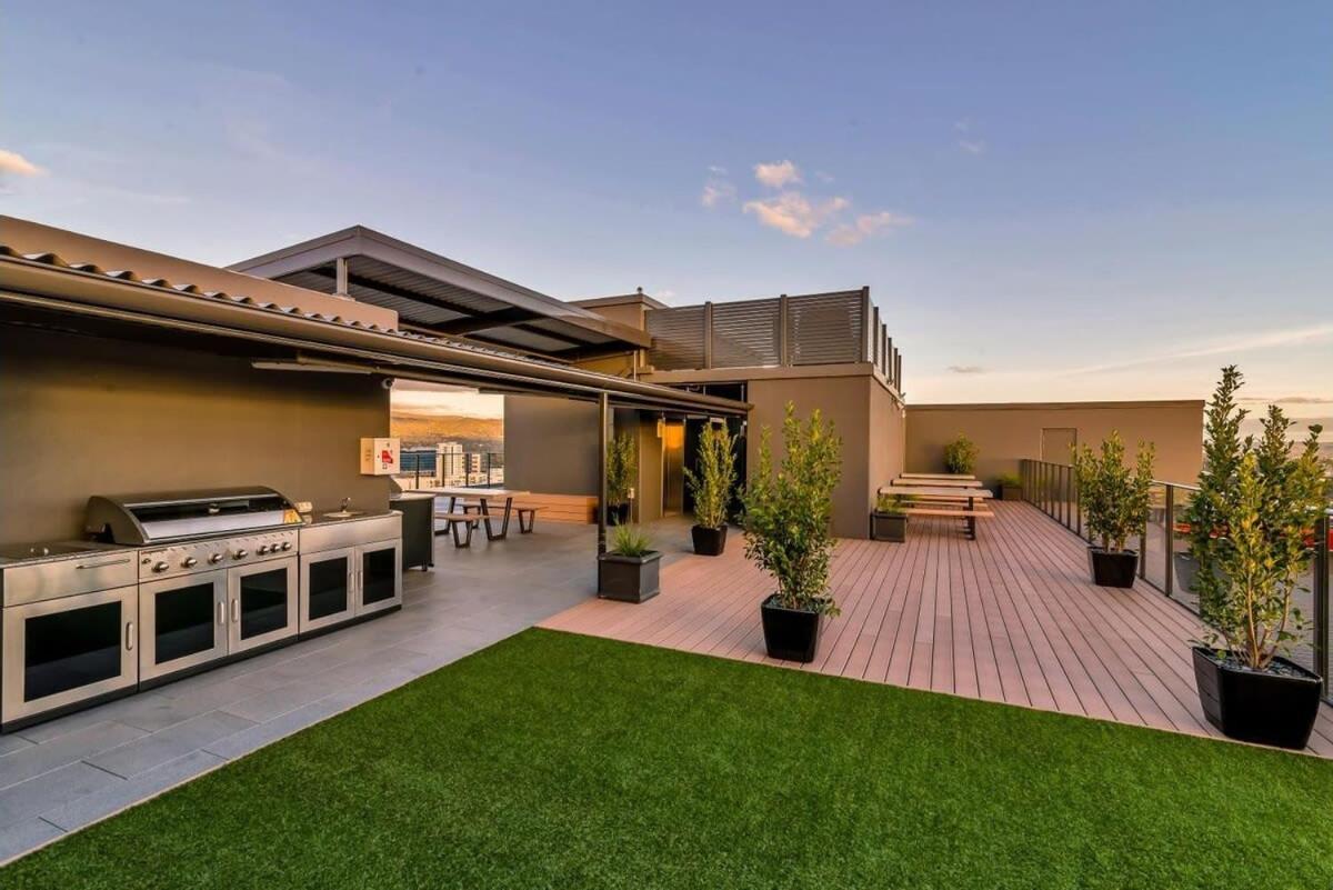 Comfy Place With Fabulous View Penthouse Level