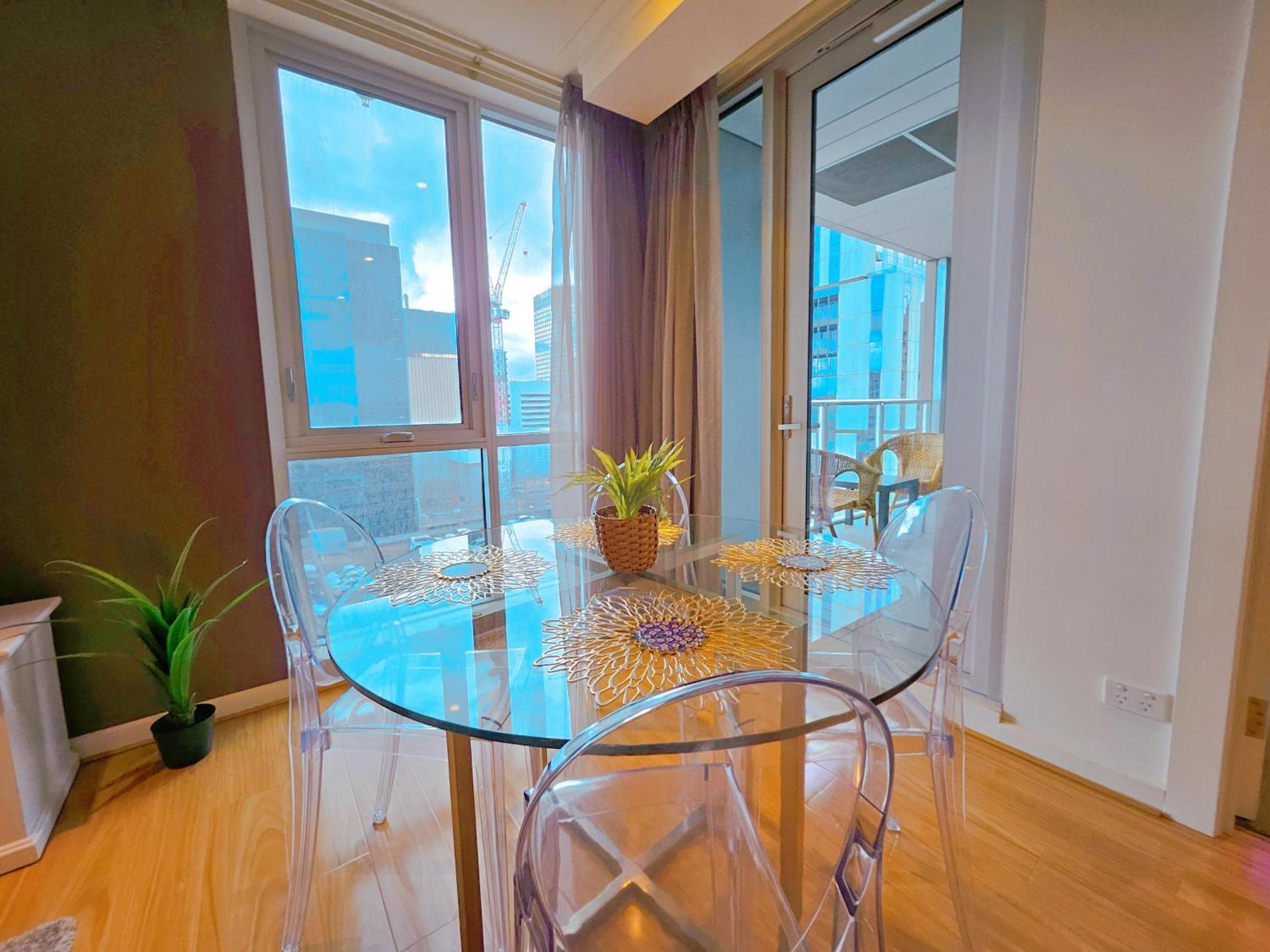 Apartment Tao - Angle Of Rowlands 黑桃睡梦馆 - 罗兰天使