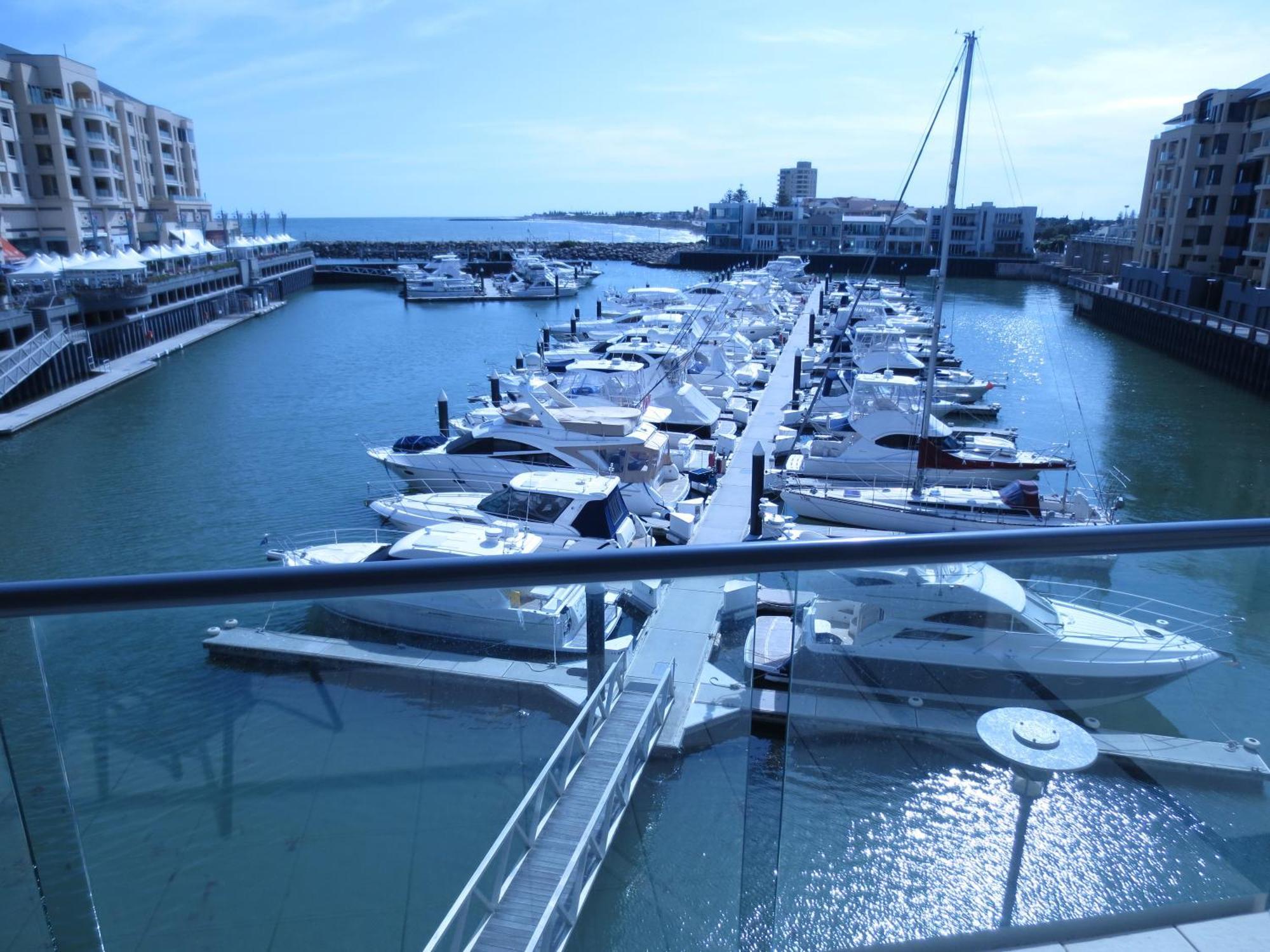 Aparthotel Lights Landing 4*