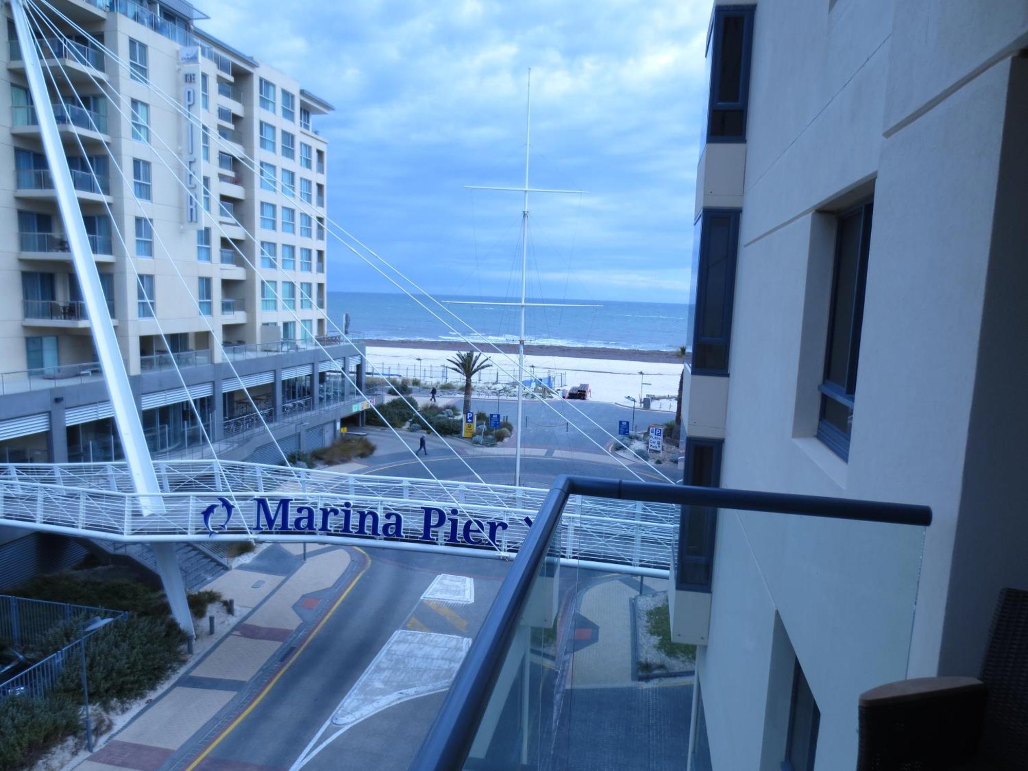 Lights Landing Aparthotel 4*