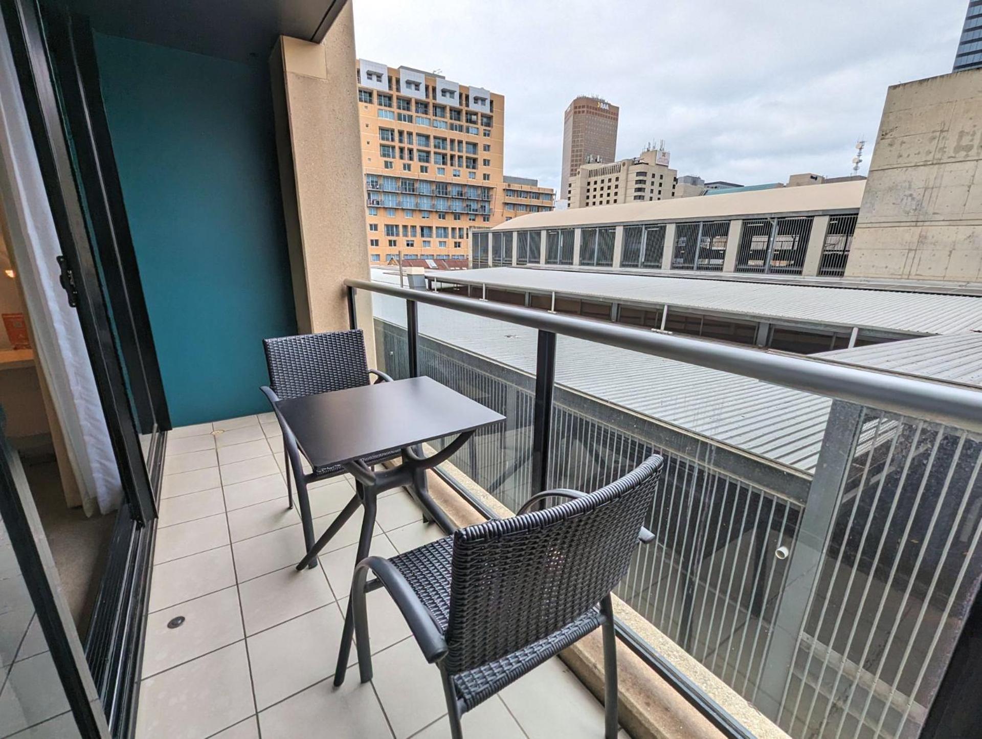 1br On North Terrace Apartment Adelaide