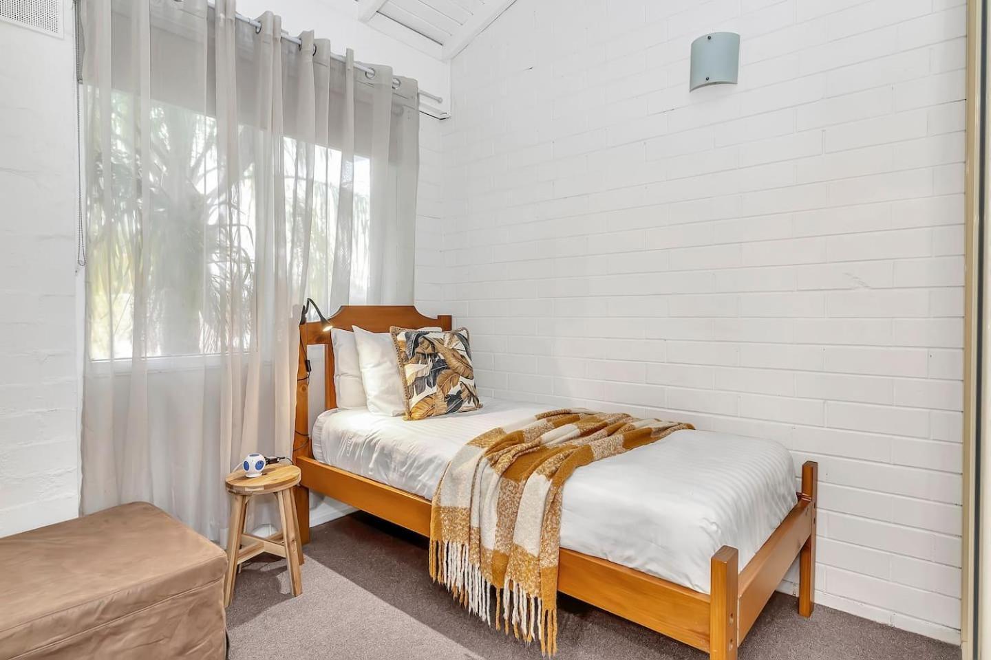 Apartment 'treetops At Glenelg' Coastal With Leafy Patio Adelaide