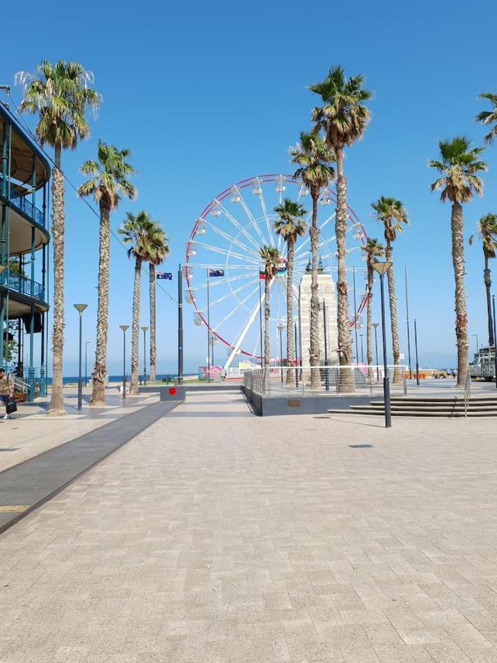 'treetops At Glenelg' Coastal With Leafy Patio *