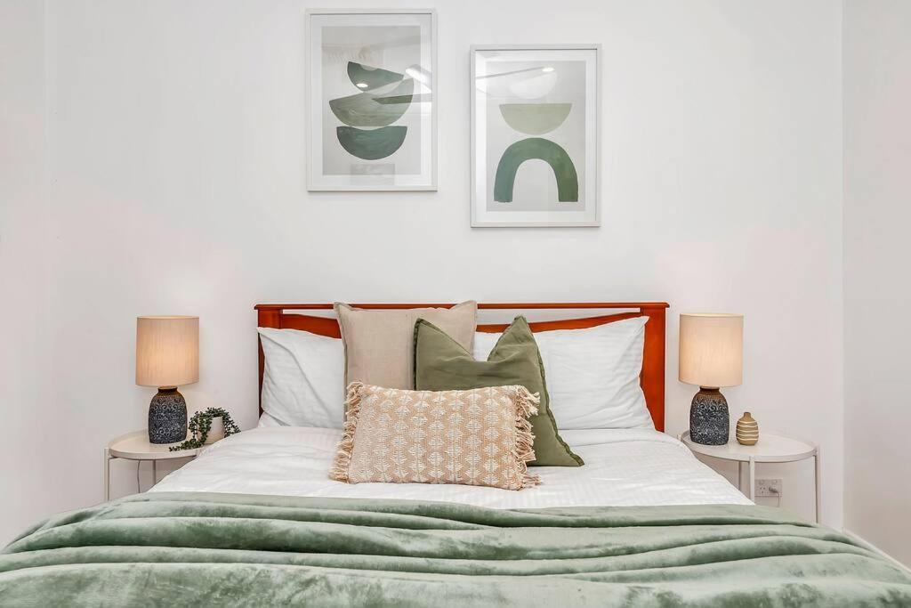 West Hideaway - A Relaxed Coastal Locale *